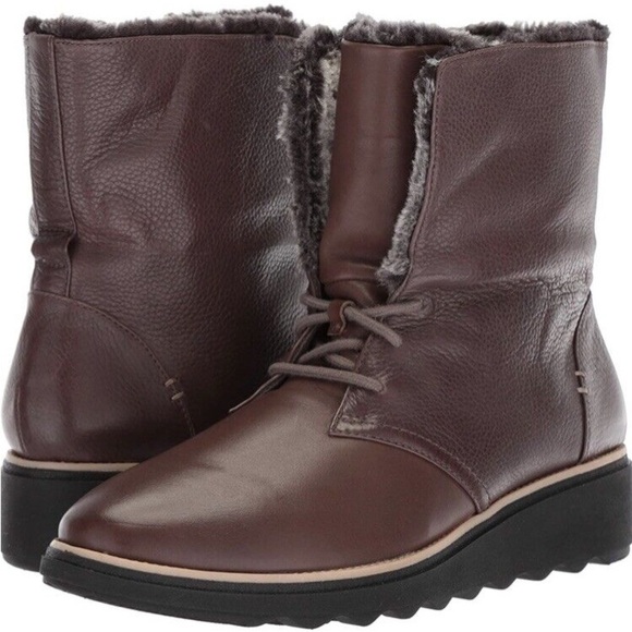 NEW Clarks Shannon Pearl Taupe Leather Lace Up Bootie Boot with Faux Fur Lining - Picture 1 of 17